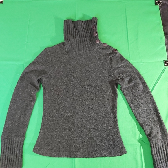 Forever 21 button side top - Picture 2 of 10